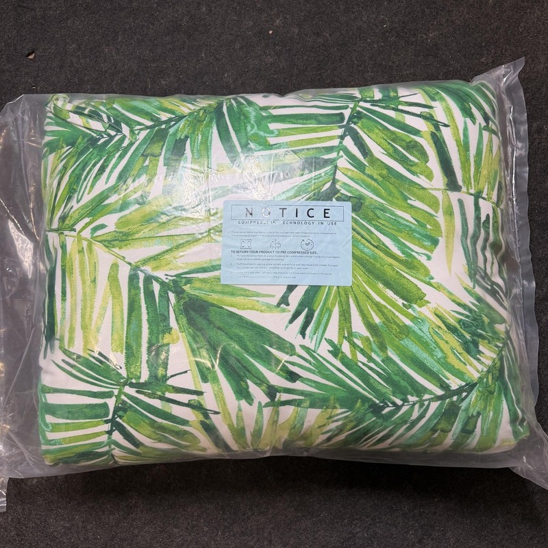 Tommy Bahama Deep Seating Lounge Cushion, Coastal Palm Green Leaf, 26"x26"x4" gallery
