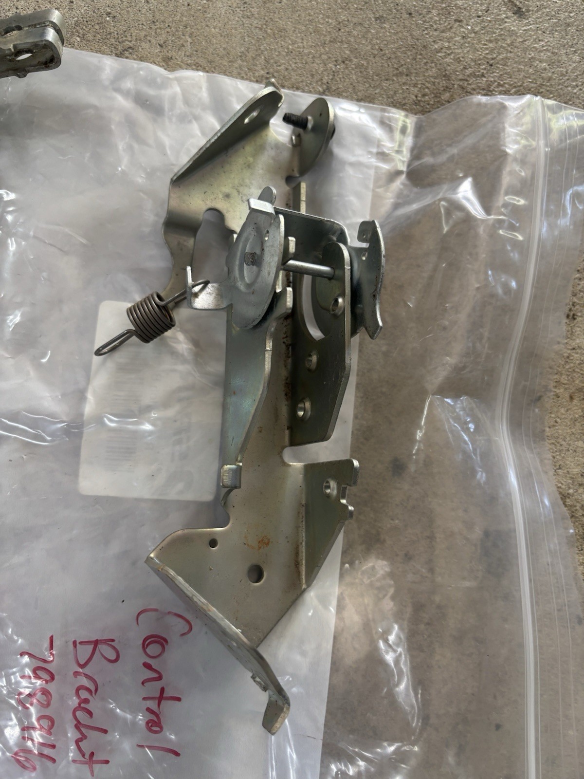 Briggs & Stratton Control Bracket Governor Control Arm 798916 798856 594918 gallery