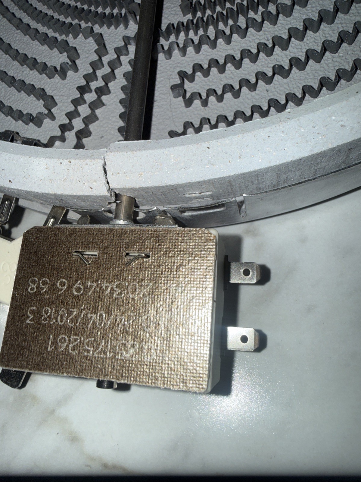 Whirlpool oem oven radiant element. W10275048 gallery