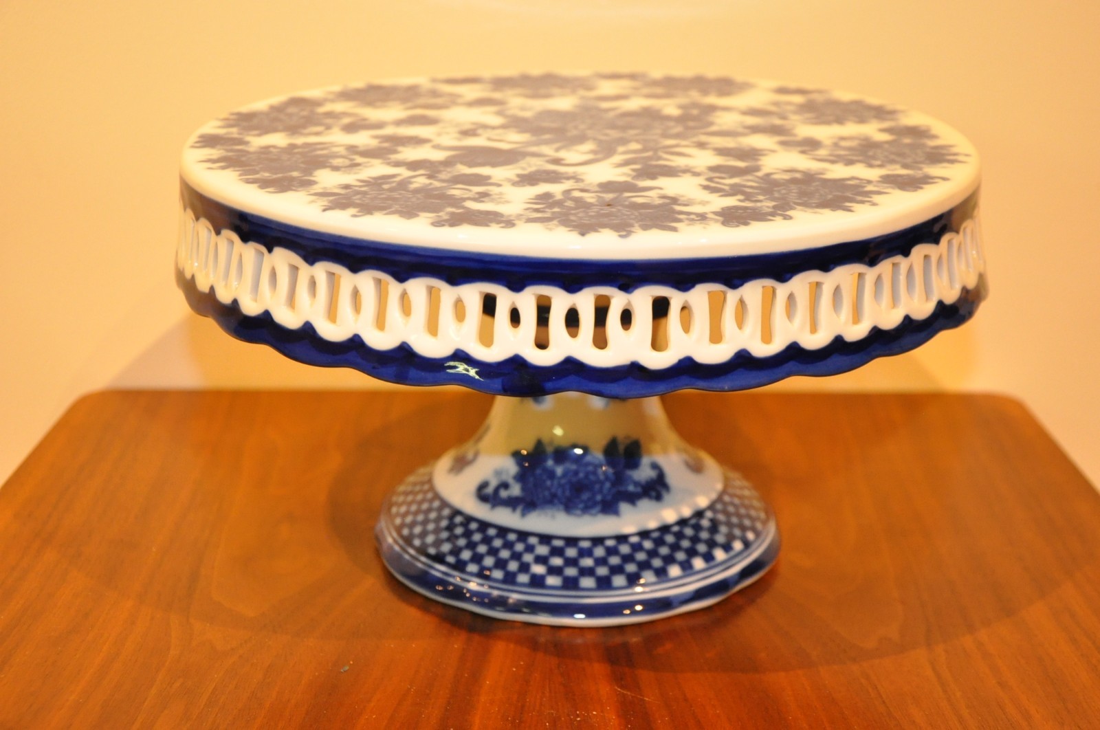 Vintage Cracker Barrel Blue & White Porcelain Pedestal Cake Plate Stand 11" gallery