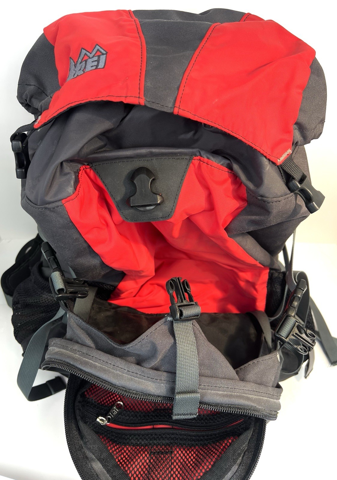 REI Half Dome Backpack Internal Frame Multi-pocket Hiking Camping Pack Red Black 4