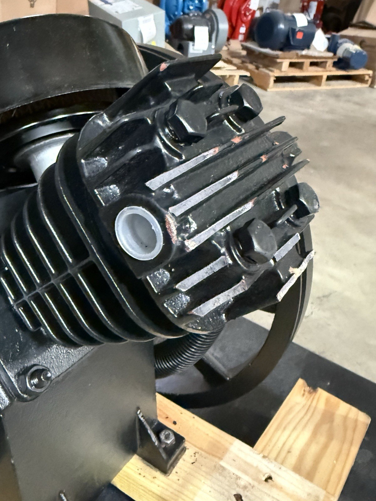 SPEEDAIRE 40KH93 Air Compressor Pump Splash Lubricated 2 Stage 5 hp DAMAGED FINS gallery