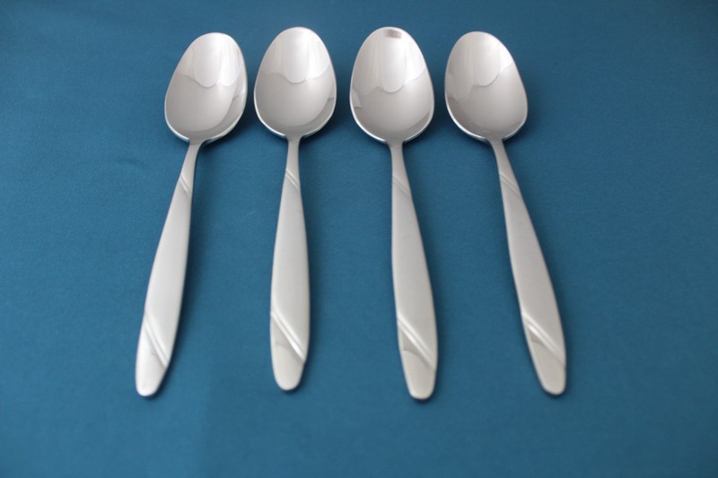 Oneida RISOTTO Place Oval Soup Spoons (Set of 4) Indonesia NEW 6 7/8" gallery