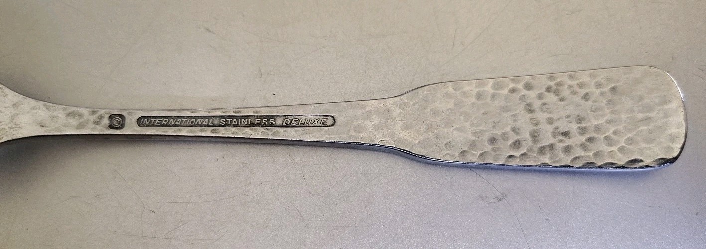 International Madison Stainless Deluxe Dinner Fork 7 1/4" gallery