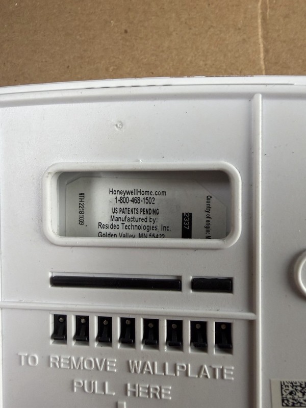 Honeywell Home RTH221B 1-Week Programmable Thermostat with Digital Display gallery