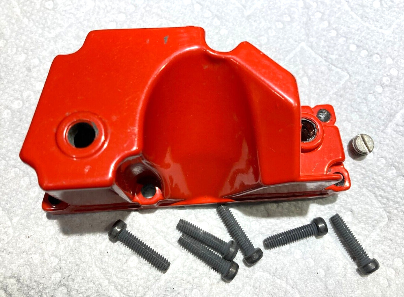 Homelite / Terry VI-123 VI-200 Chainsaw Oil Tank Cover w/plug & Screws 68120-A gallery