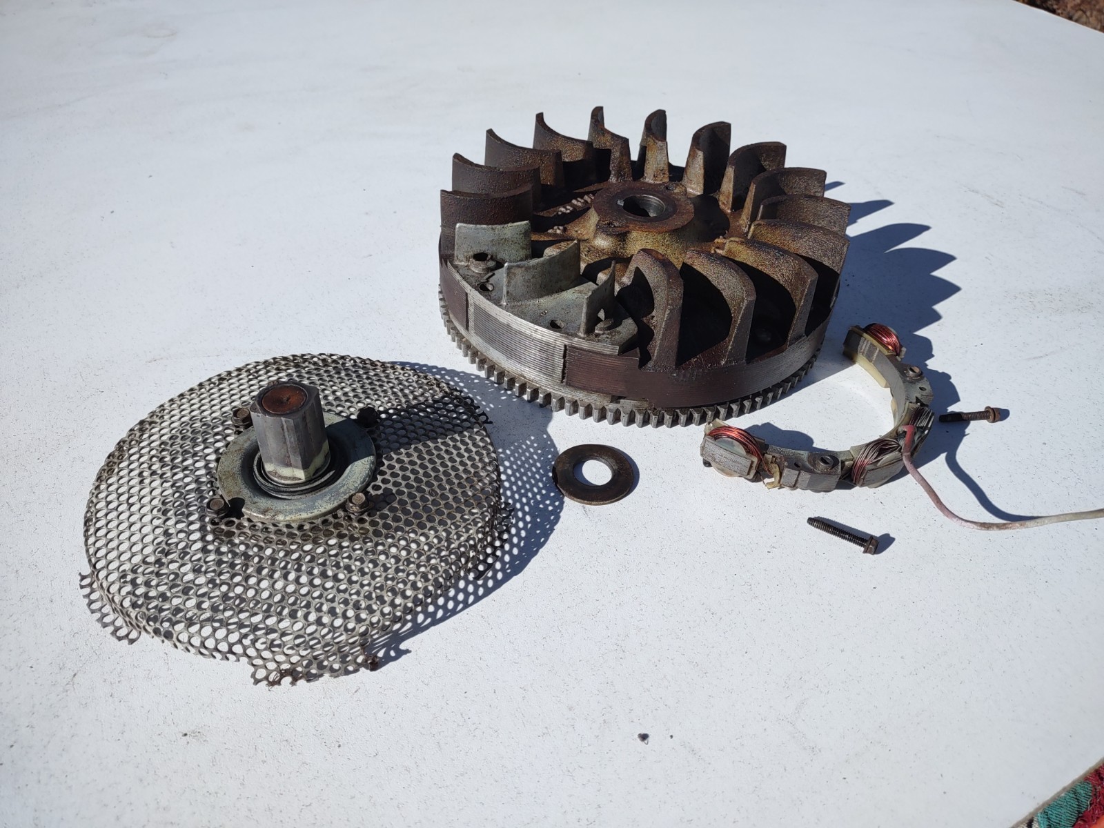 '78 Briggs & Stratton 8hp Engine Ring Flywheel Alternator Stator OEM UNTESTED! gallery