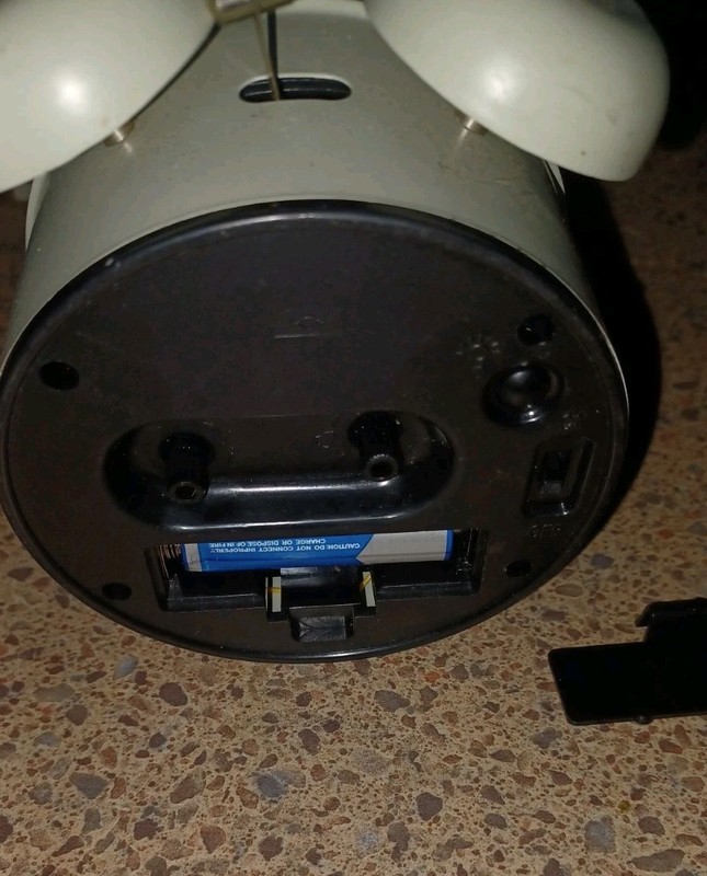White Twin Bell Alarm Clock with Simple, Extra Loud Ringing for Adult EUC W/Batt gallery