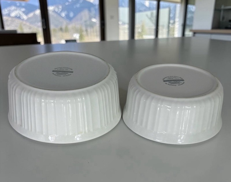 Corning Ware French White Round Baking Dishes Lot 2 Pyrex Lids 2.5 Qt 1.5 Qt gallery