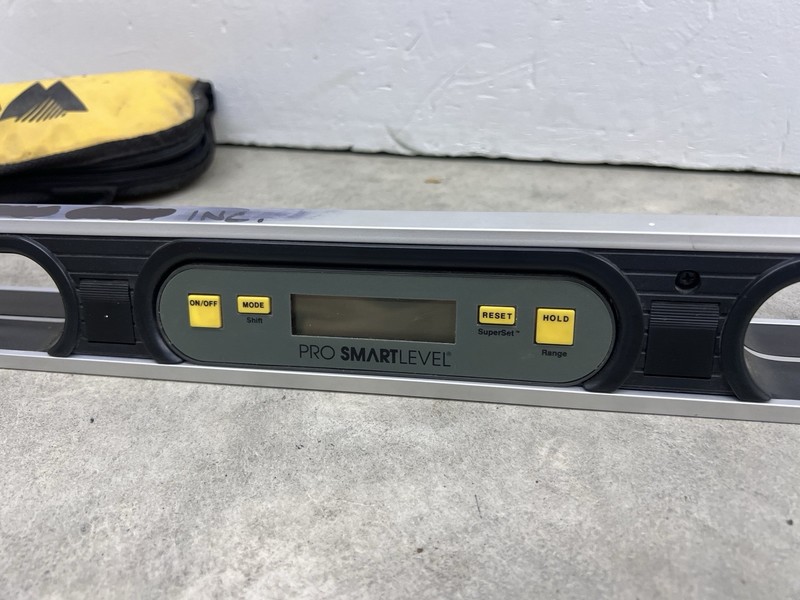 Wedge Smart Level” Digital Pro W/ Soft Carry Case gallery