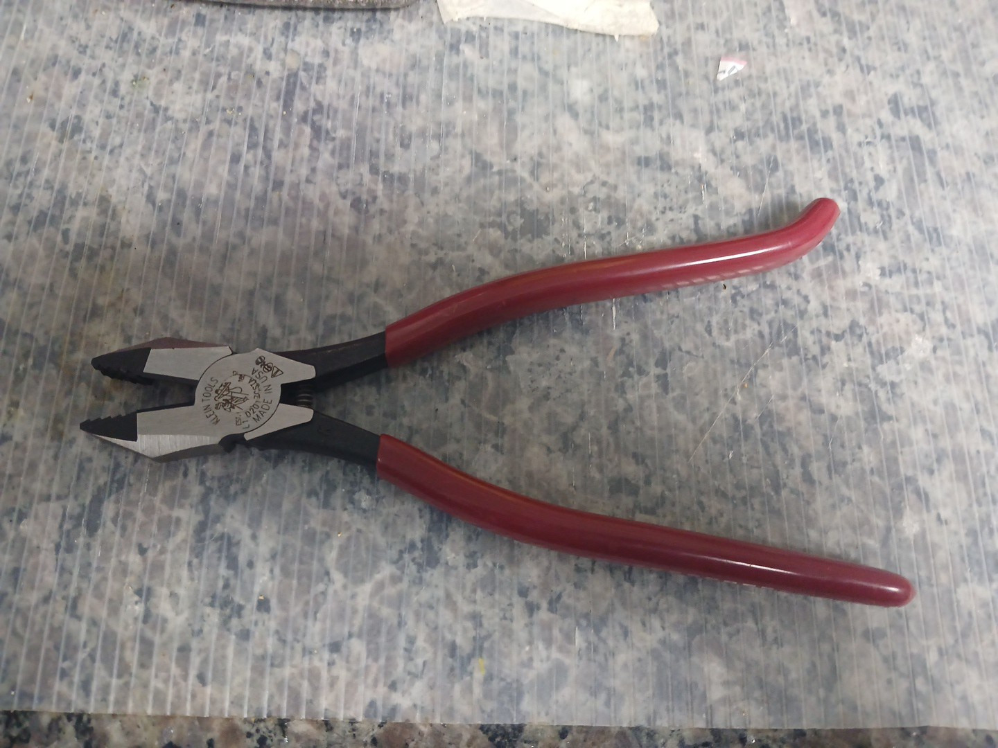 Klein Tools D201-7CSTA 9 in. Aggressive Knurl Ironworker's Pliers gallery