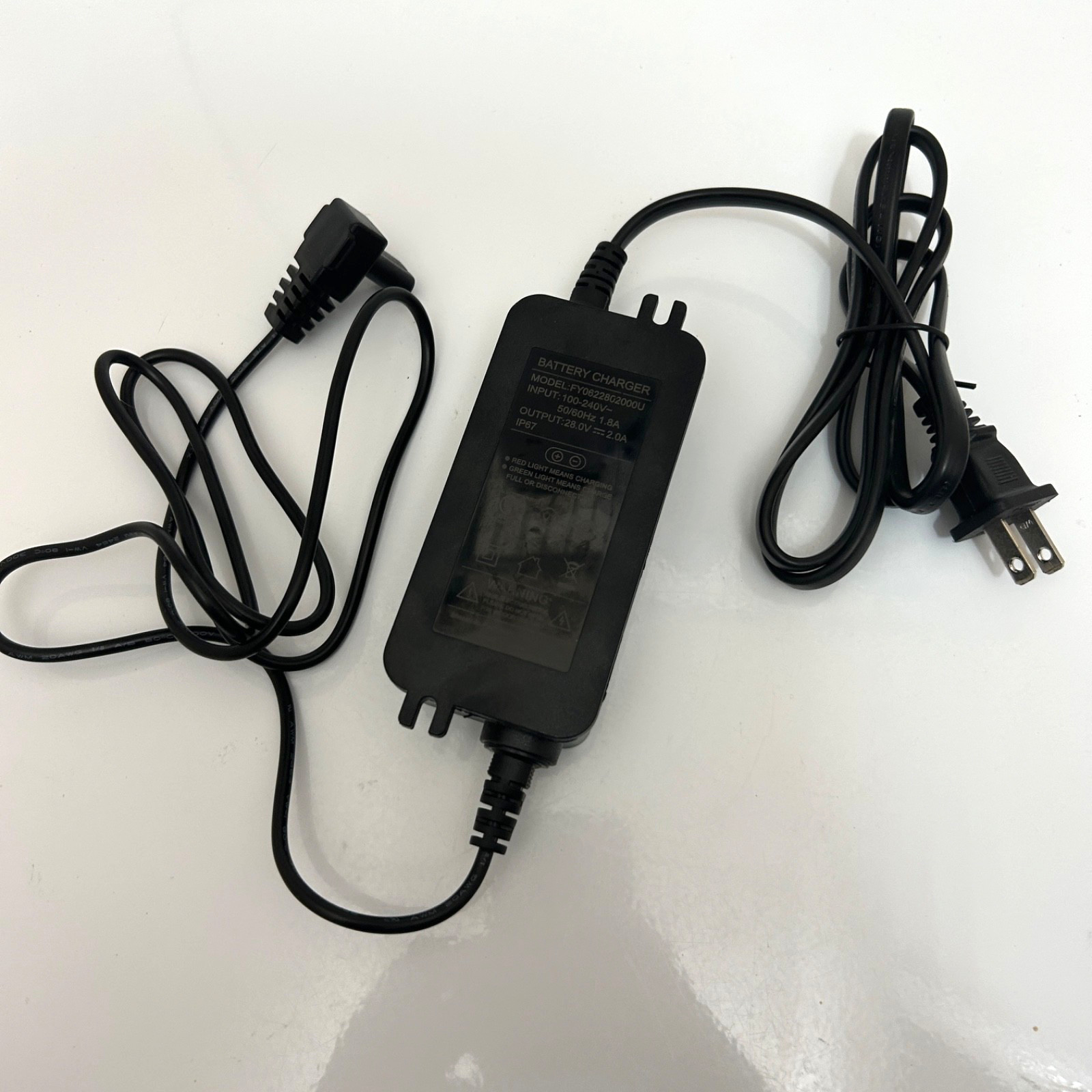 Seauto SAT20PRO Cordless Wall Climbing Robotic Pool Cleaner Charger gallery