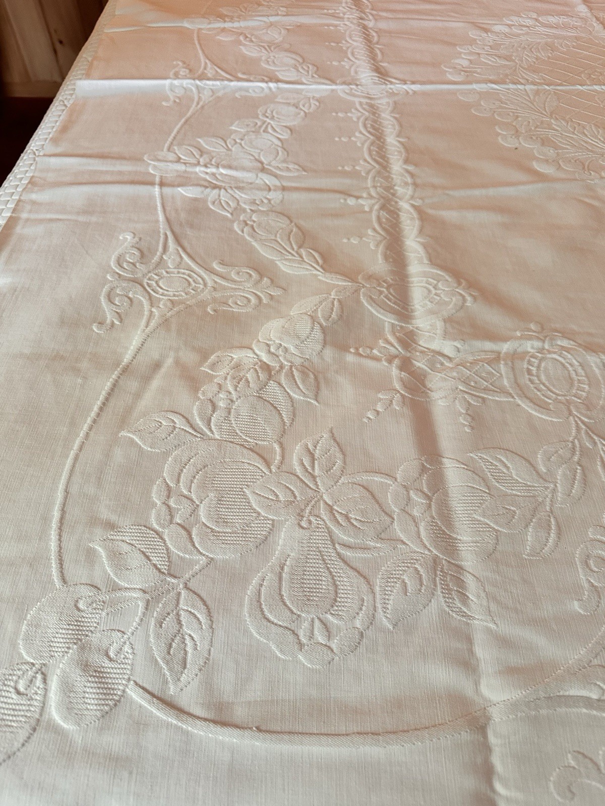 QUEEN SIZE Matelasse Bedspread Cotton Embossed Never Used excellent gallery
