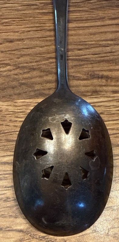 1847 Rogers Bros REMEMBRANCE International Silverplate Slotted 6” Spoon 1948 gallery
