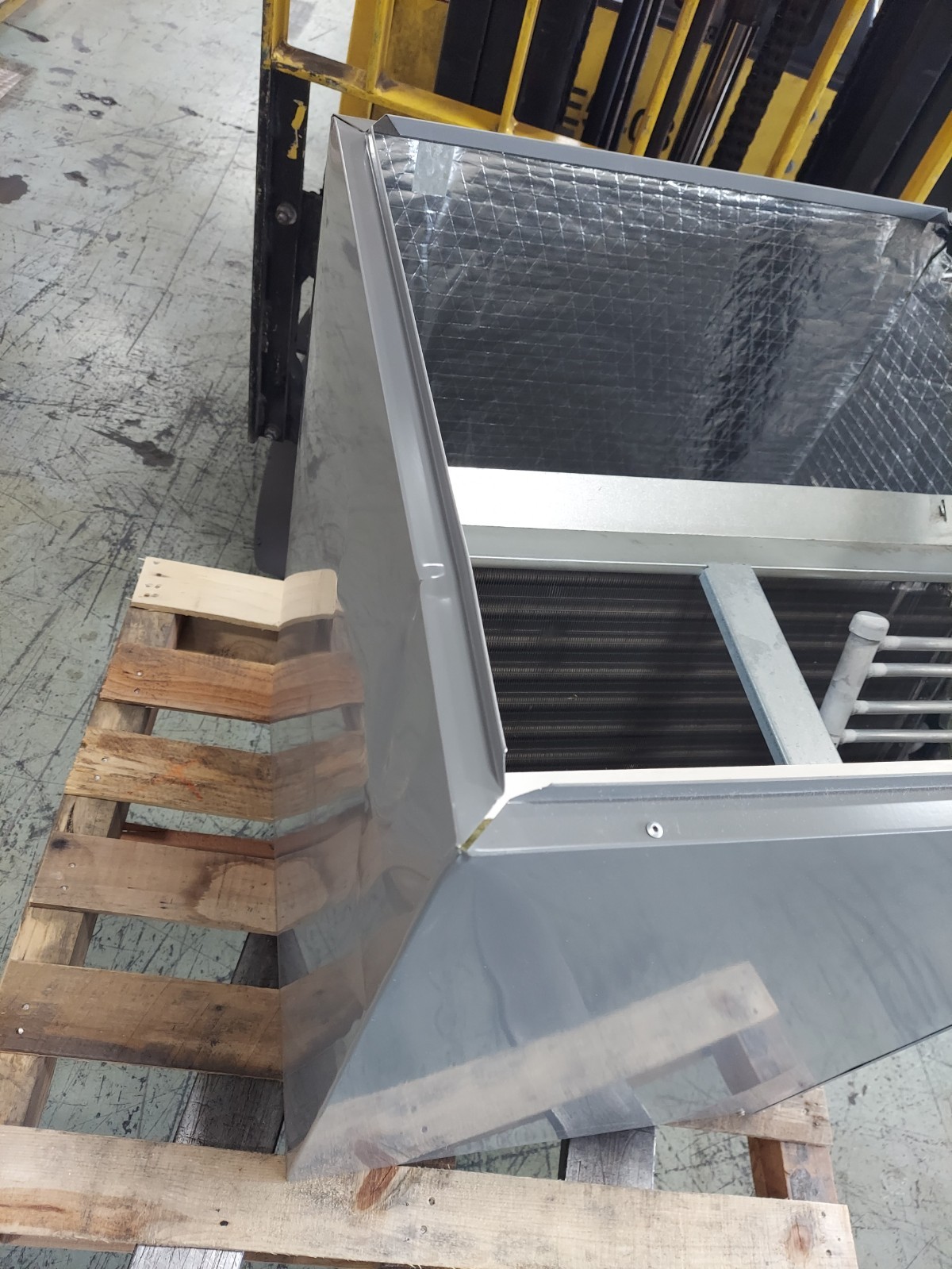 ACiQ 3.5 TON Multi-Positional Evaporator Coil, EAM4X42L21A, Scratch & Dent gallery
