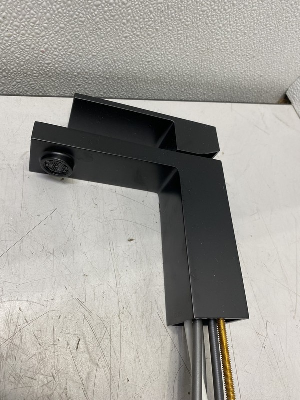 Delta Modern Single-Hole Single-Handle Bathroom Faucet Matte Black 567LF-BLGPMPP gallery