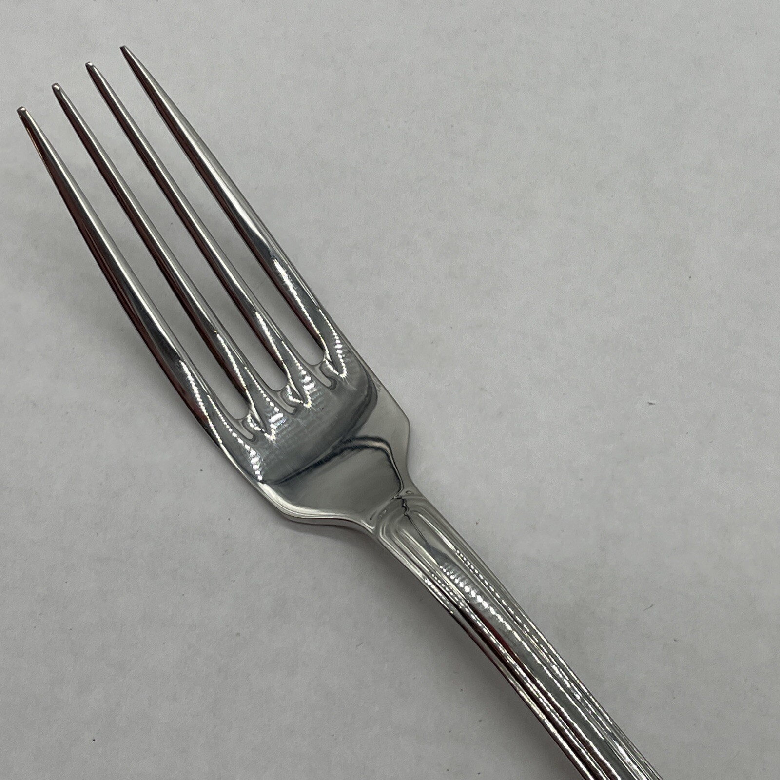 Oneida Silver Bach Fork 7.75", Stainless 18/10 Glossy gallery