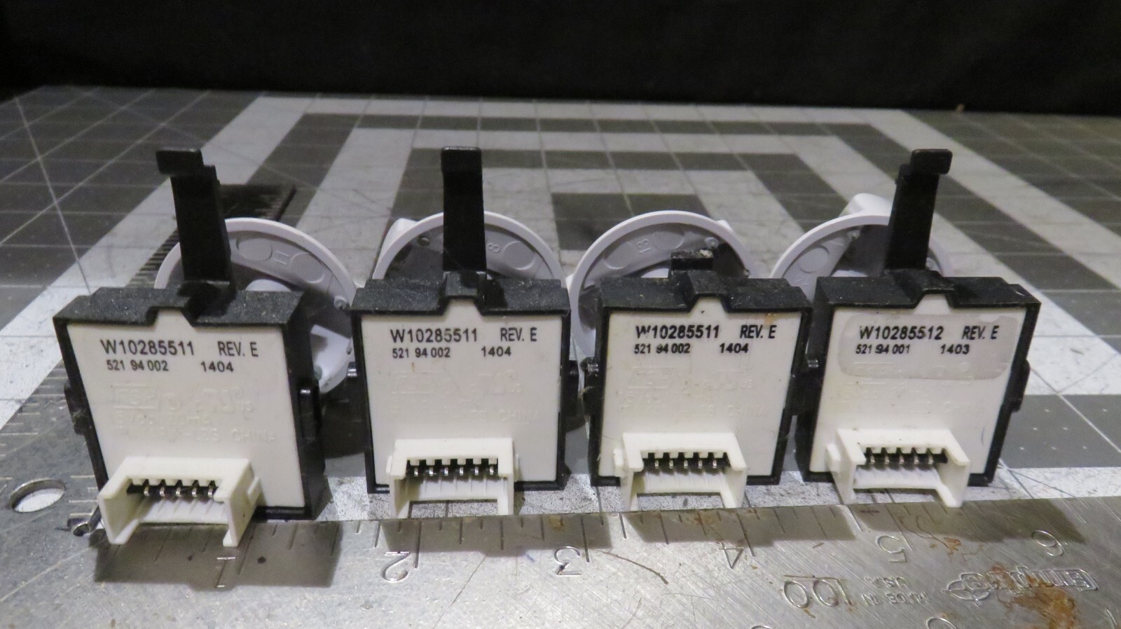 Whirlpool Washer Switch's & Knobs W10285512 (x1) W10285511 (x3) gallery