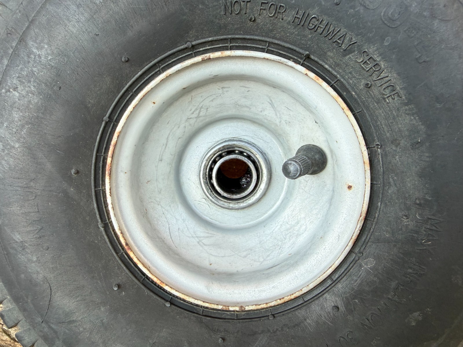 Snapper RE100 28" 7800918-00 Front Wheel Tire 11 x 4.00 - 4 7106093YP, 7105138YP gallery