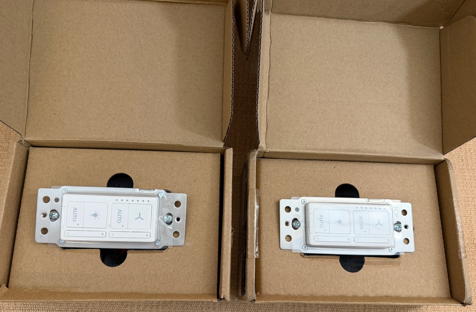 Big Ass Fans 009273-01 Wall Control Bluetooth 100-277V Up to 4 Fans NEW BigAss gallery