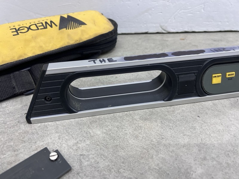 Wedge Smart Level” Digital Pro W/ Soft Carry Case gallery