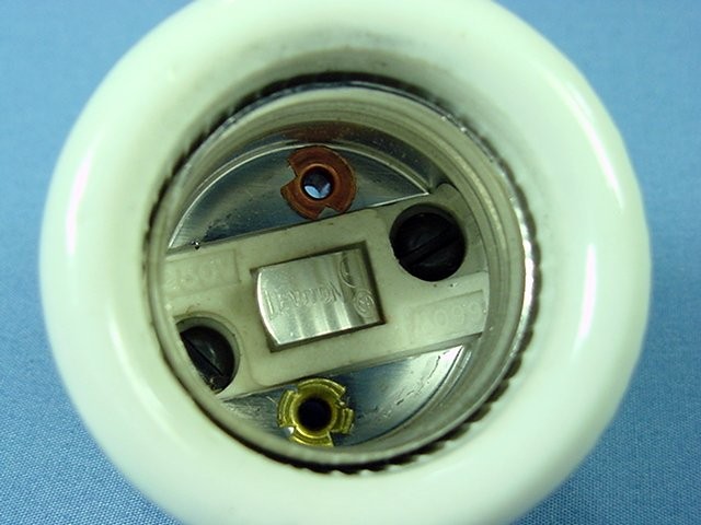 Leviton Porcelain Lampholder Bead Shade Ring Pipe Mount Light Socket 660W 10065 gallery
