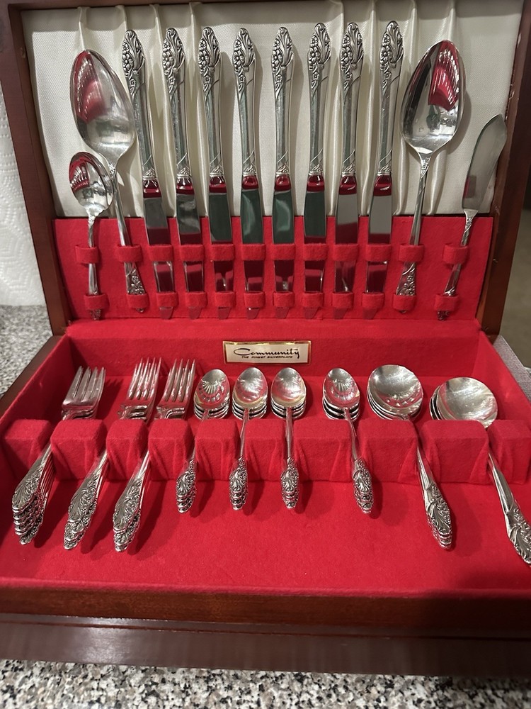 Silver plated complete Vintage 1950 Community by oneida silverware set