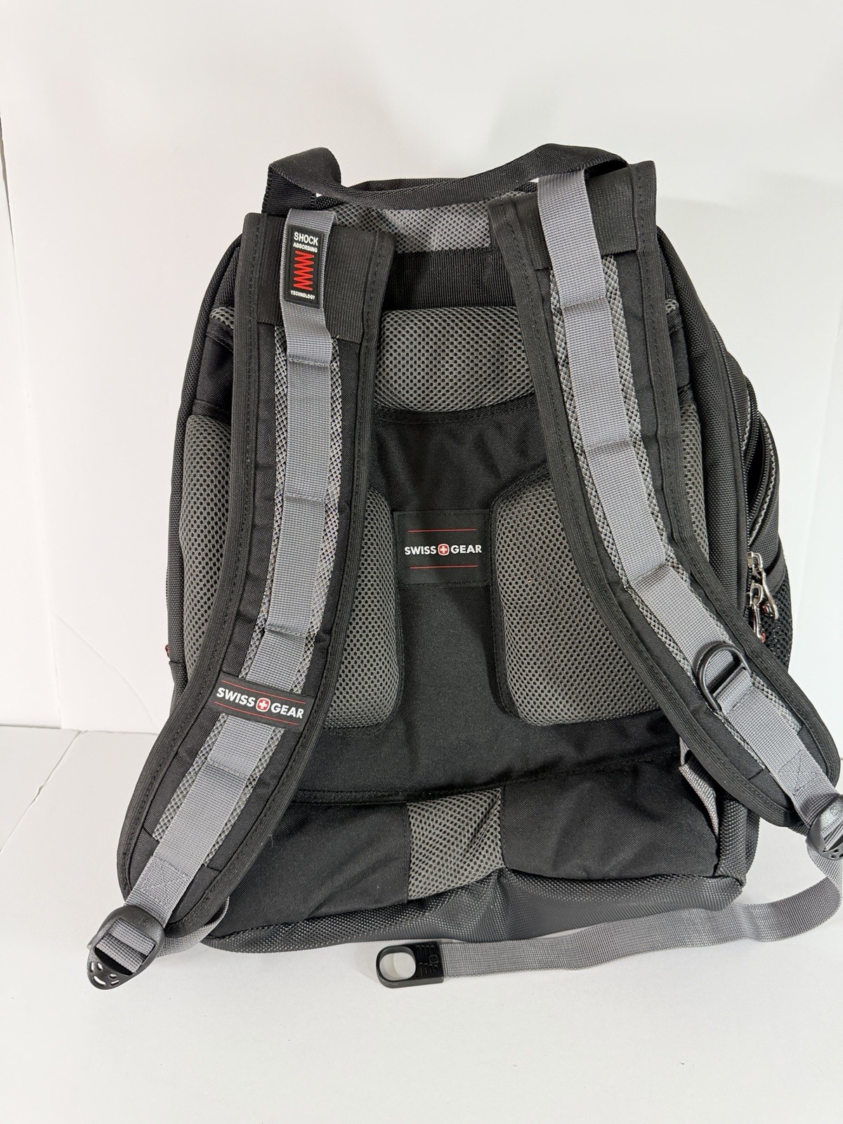 SwissGear Black/Gray Backpack Zip Closure Padded Adjustable Straps Pockets 2