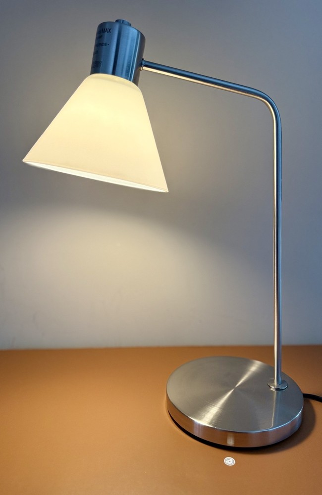 IKEA FLUGBO Table Lamp with E26 LED Bulb White/Glass Modern Light 005.260.45-NEW