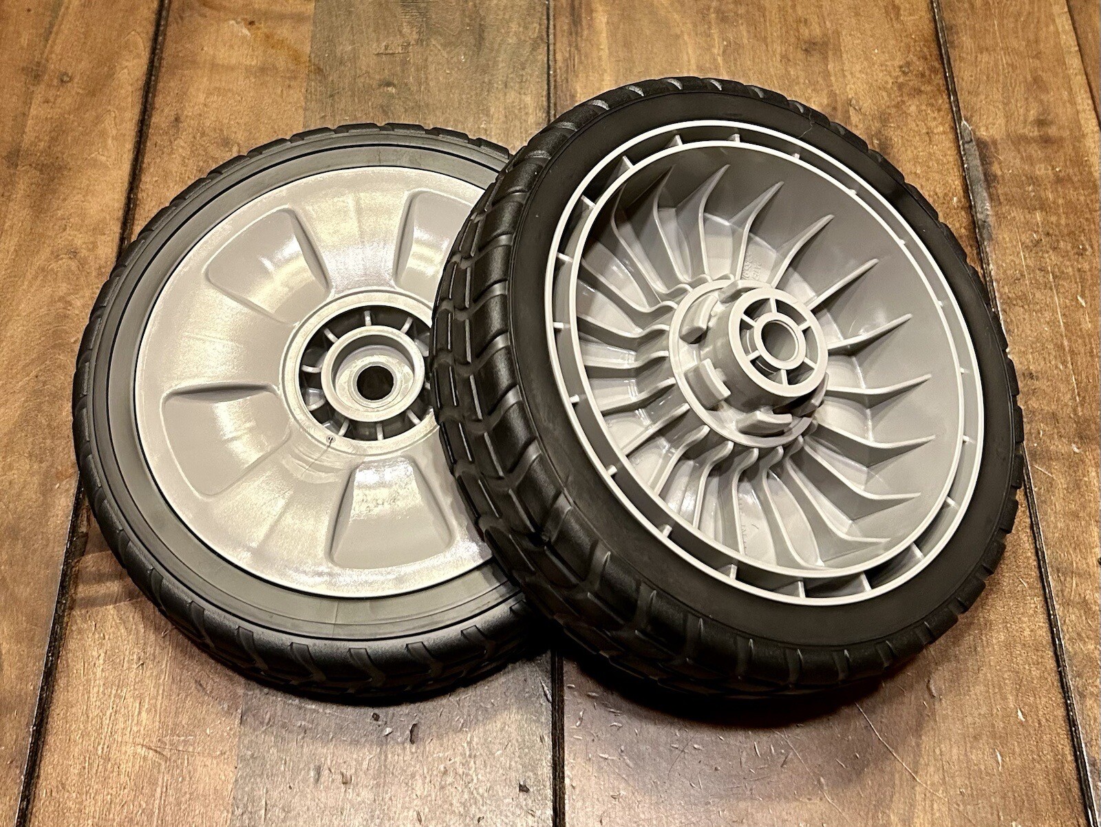 NEW Genuine HONDA (2-Pack) Front Wheel HRR216 HRS216 HRT216 44710-VL0-L02ZB OEM gallery
