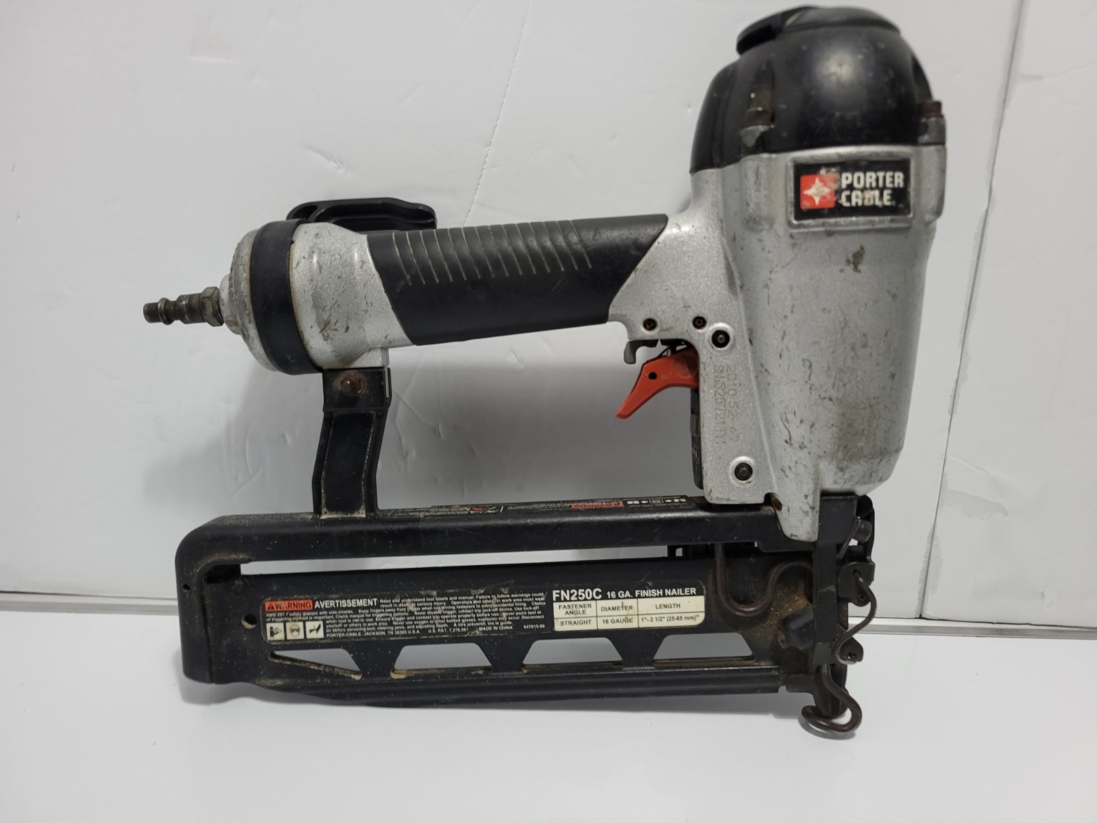 Porter-Cable FN250C 16-Gauge Finish Nailer Tested Working gallery