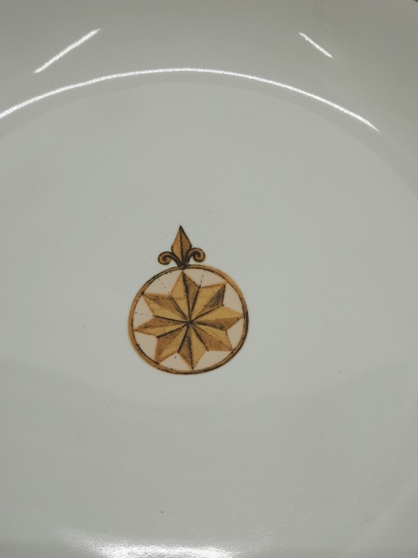 The Sakura Table Ware Lighthouse Harbor David Carter Brown 4pc Place Setting gallery