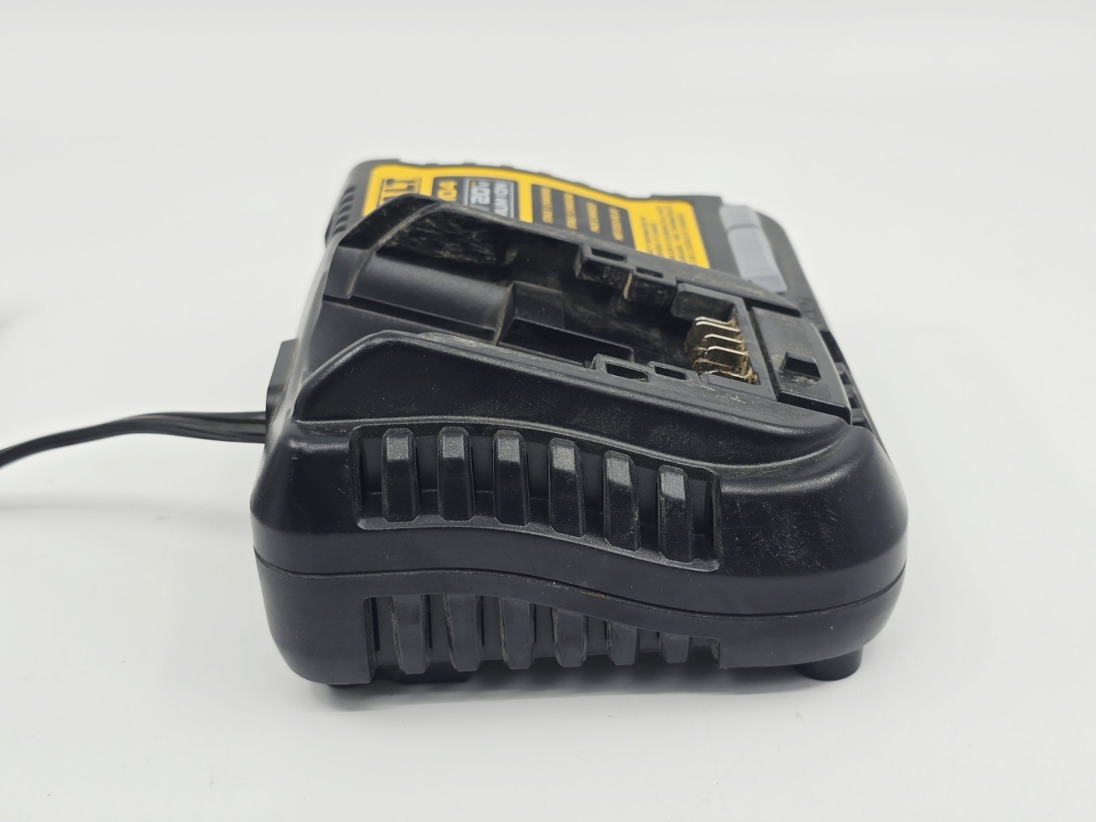 DeWalt DCB1104 12V/20V Lithium-Ion Battery Charger Black Single Slot gallery