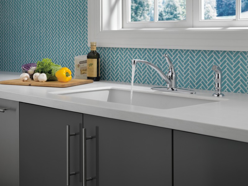 Delta Foundations Kitchen Faucet w/ Spray Chrome-Certified Refurbished gallery