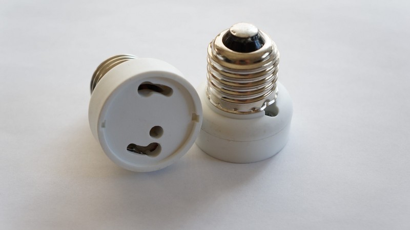 4pcs E26 MediumEdison Screw to GU24 Bin-Pin Base Socket Adapter Converter gallery
