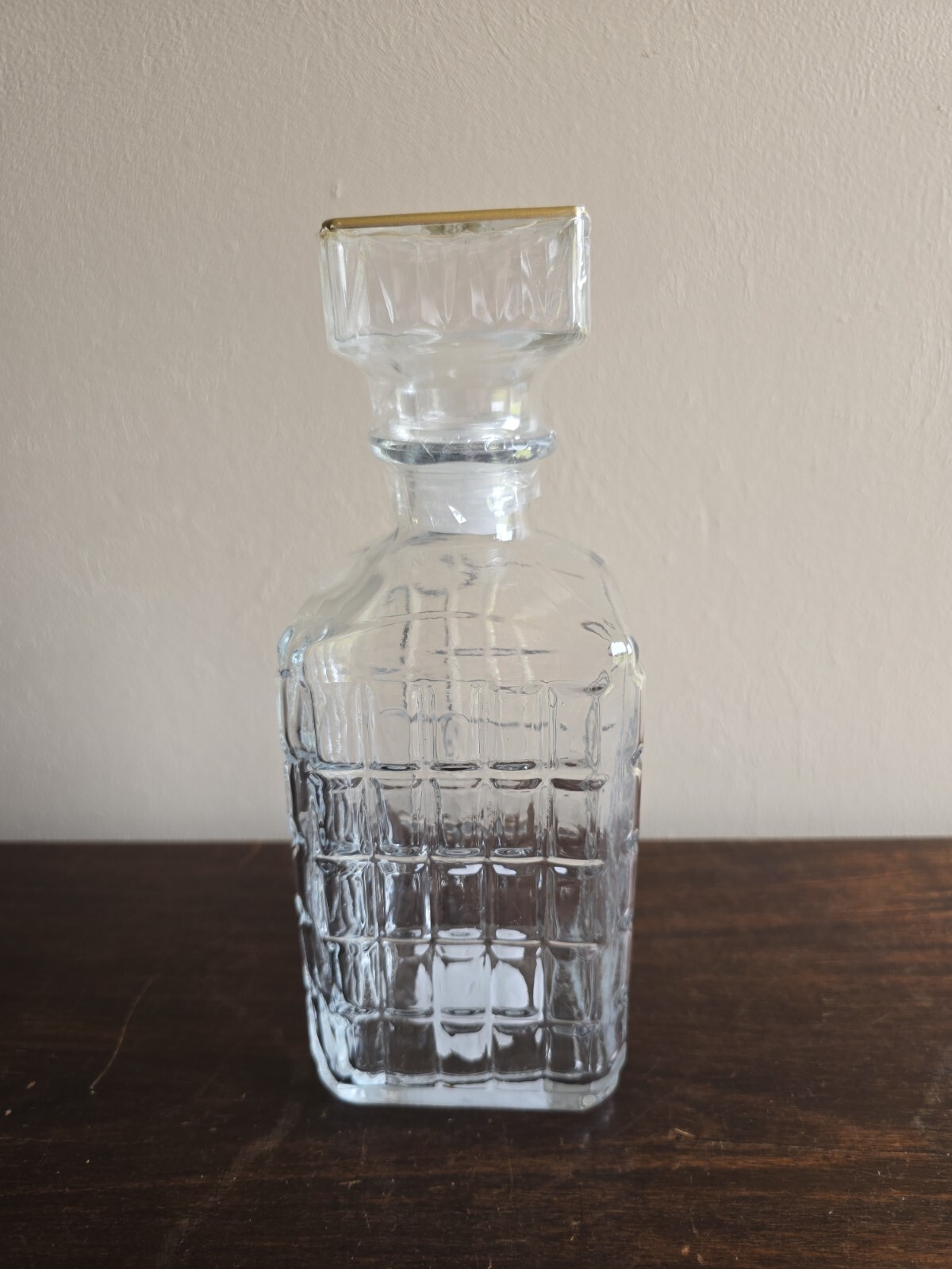 New Precious Home 32oz Clear Retangle Glass Roma Decanter W/Gold Trim On Lid gallery