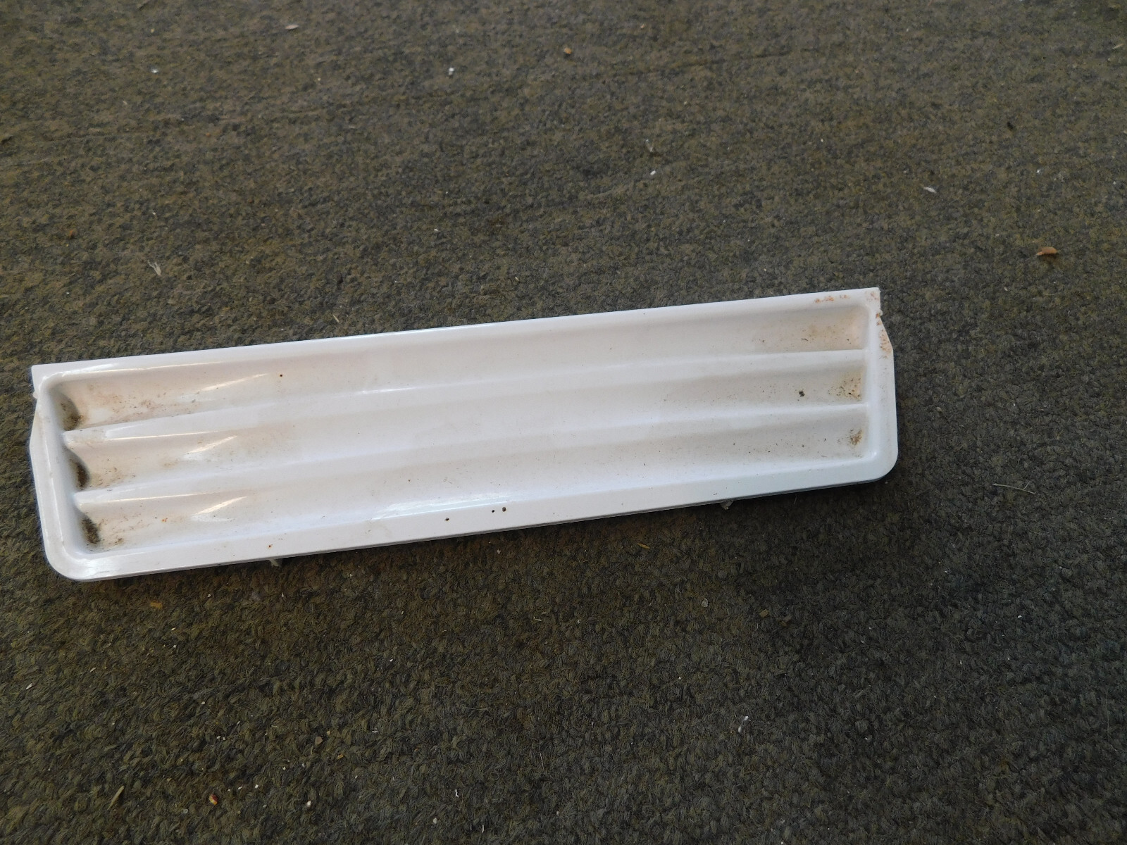 2206670W MAYTAG/WHIRLPOOL REFRIGERATOR Overflow Grille gallery