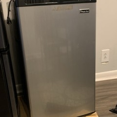 Magic Chef Compact Mini Fridge Single Door Manual Defrost Silver Freestanding