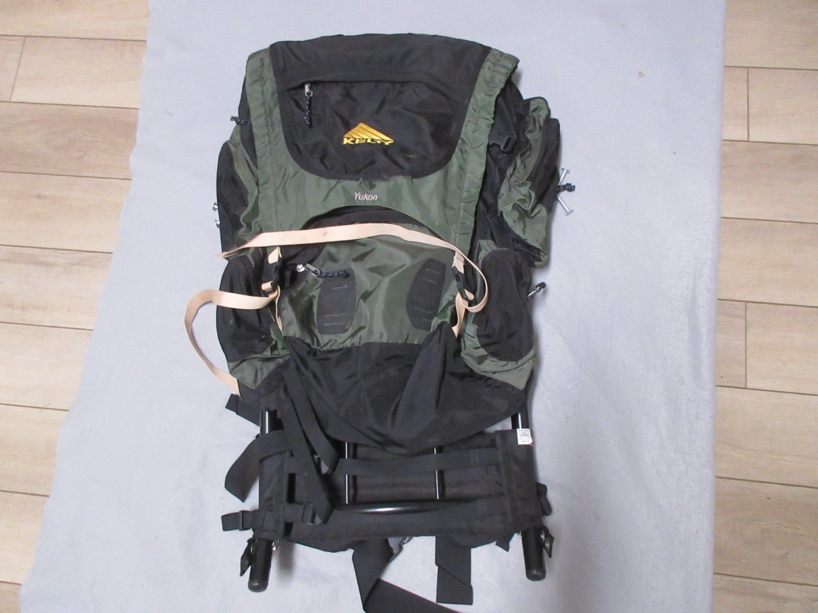 KELTY  YUKON EXTERNAL FRAME PACK SIZE 2 HIGHT ADJUSTABLE