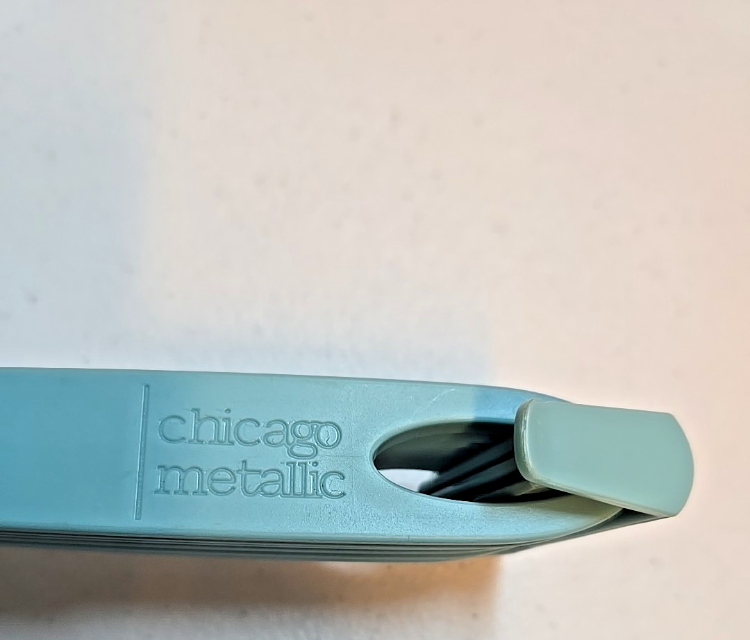 Chicago Metallic Six Piece Plastic Measuring Spoon Set; Light Blue gallery