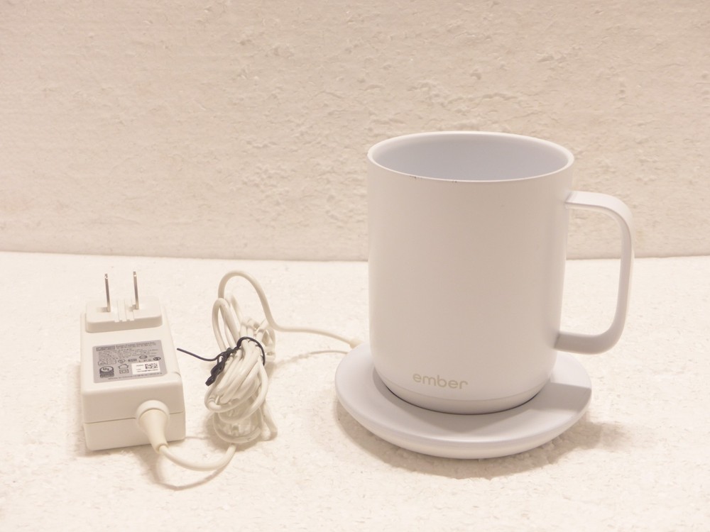 Ember Smart Mug 2 10oz. Temperature App Control White CM19 w/ Charger Base WORKS