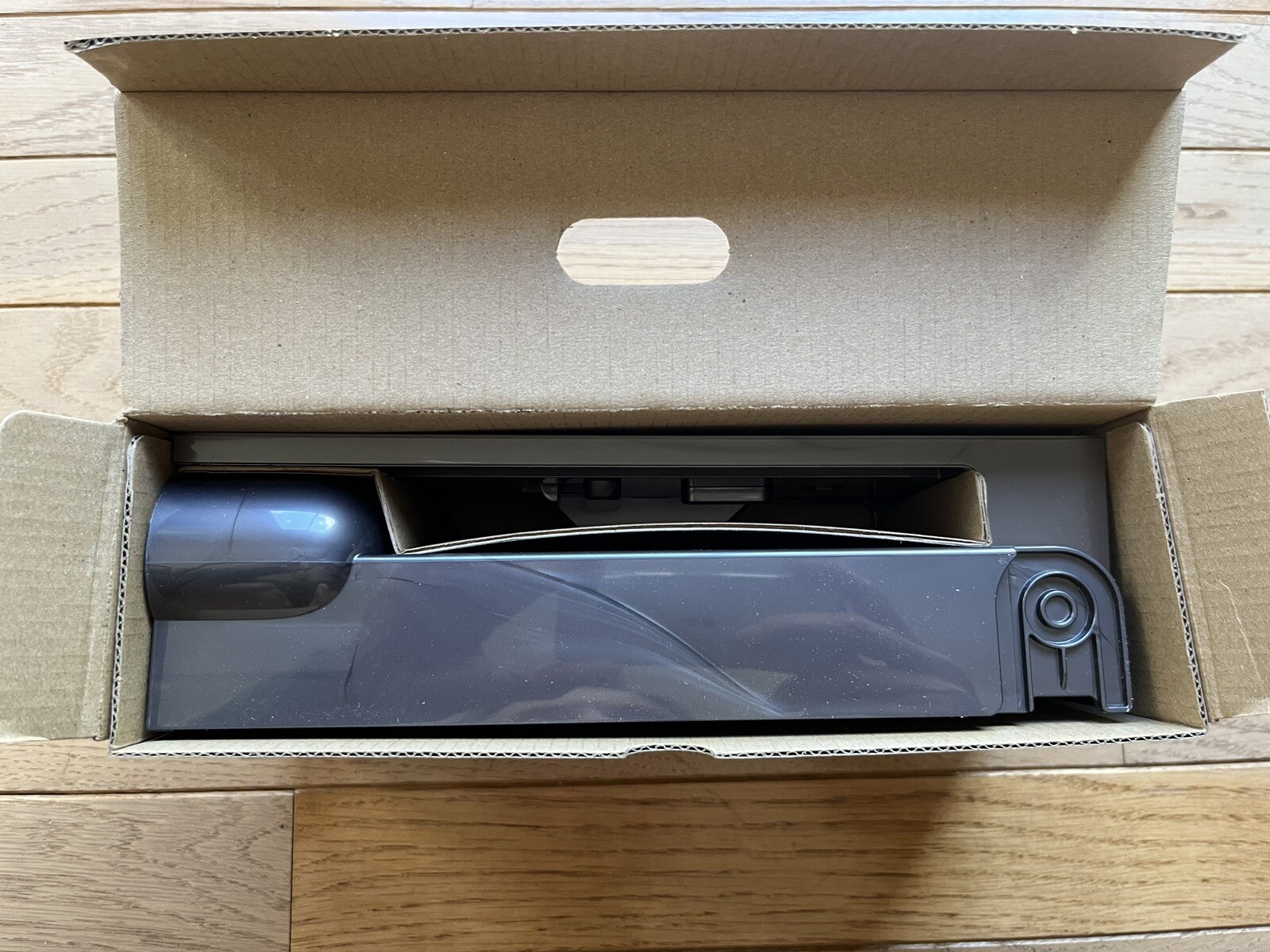 Dyson V15 Detect Vacuum Wall Dock For Red Button Removable Battery Model New! gallery