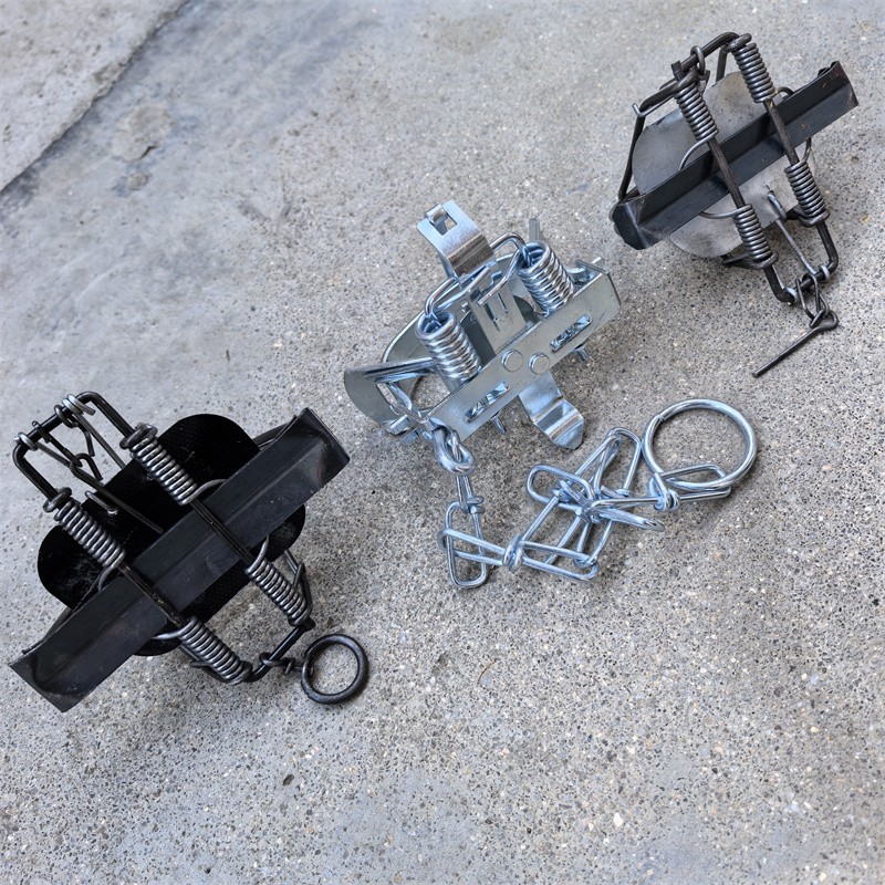 11cm / 13cm Coil Spring Traps Raccoon Fox Nutria Muskrat Mink Rat Hare Trapping gallery