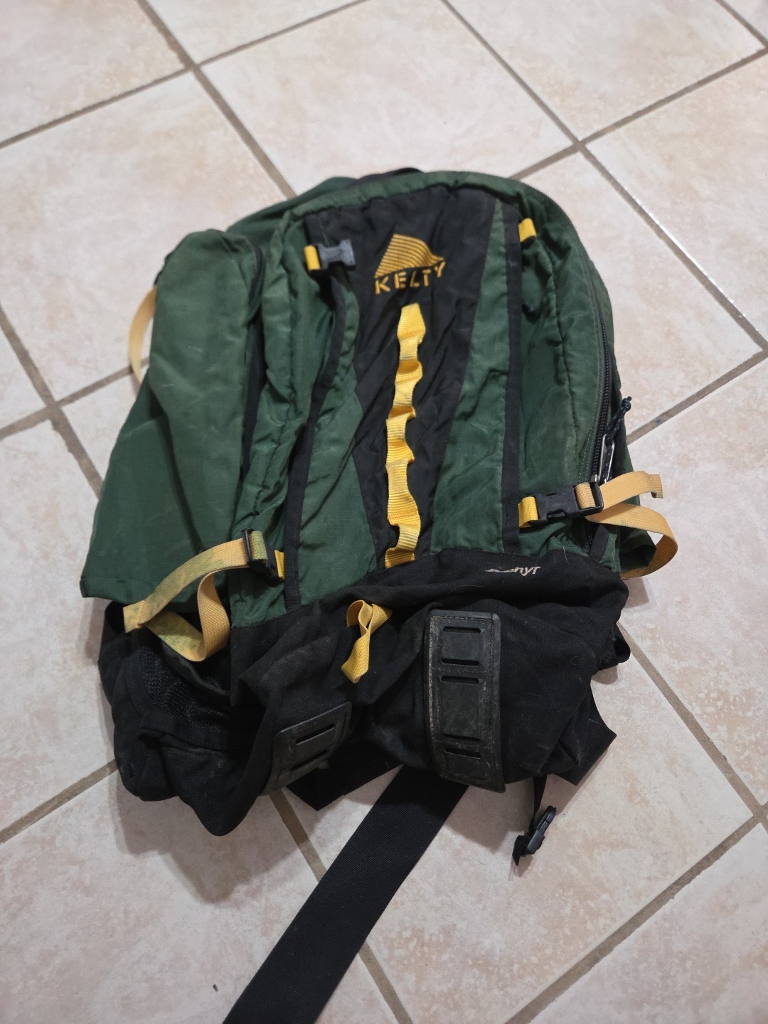 Kelty Glacier ~ Backpack ~ Green / Black ~ Internal Frame Pack
