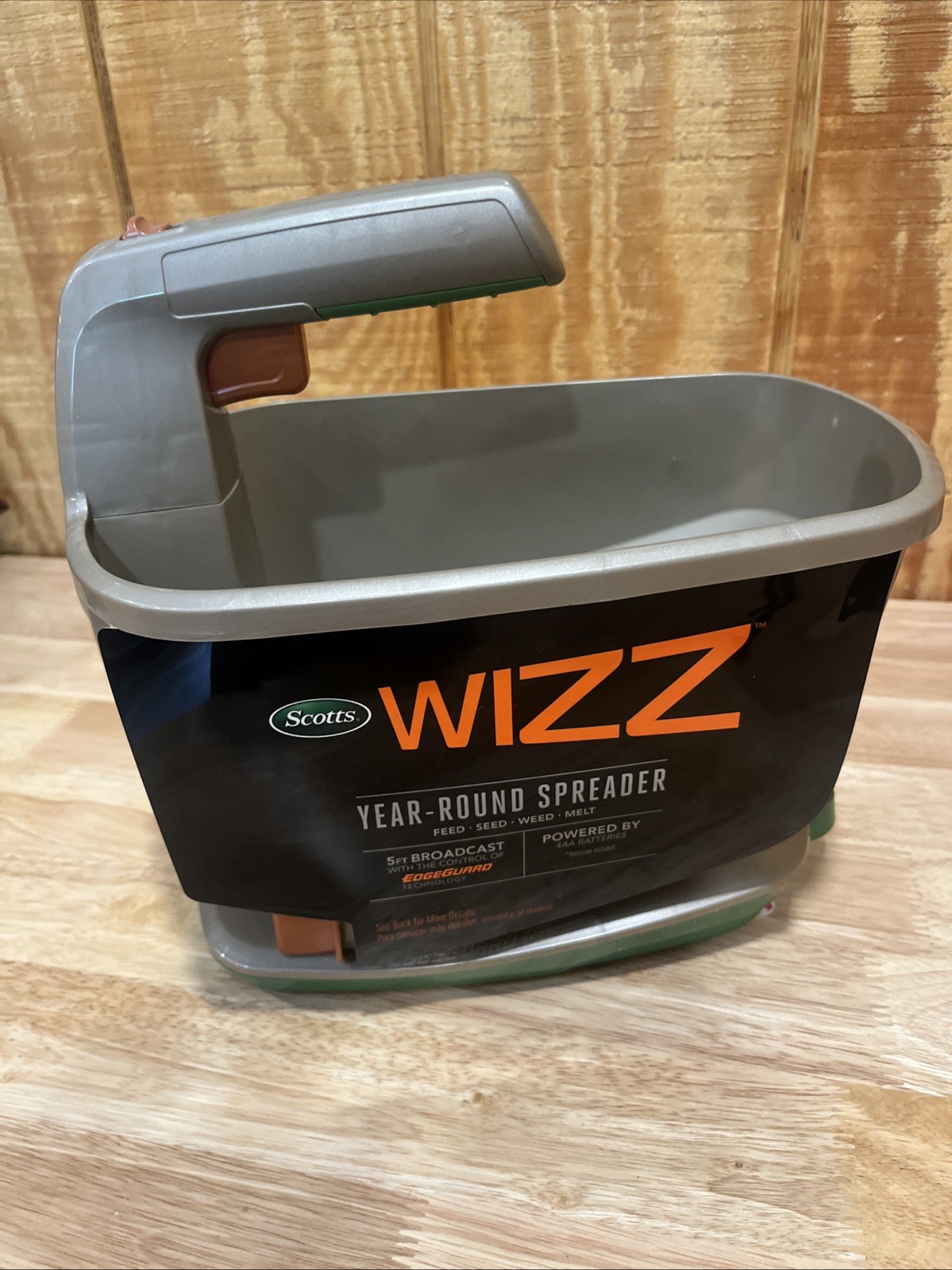 SCOTTS WIZZ SPREADER FOR SEED - SALT (ICE MELT) - FERTILIZER - AA BATTERY POWER gallery