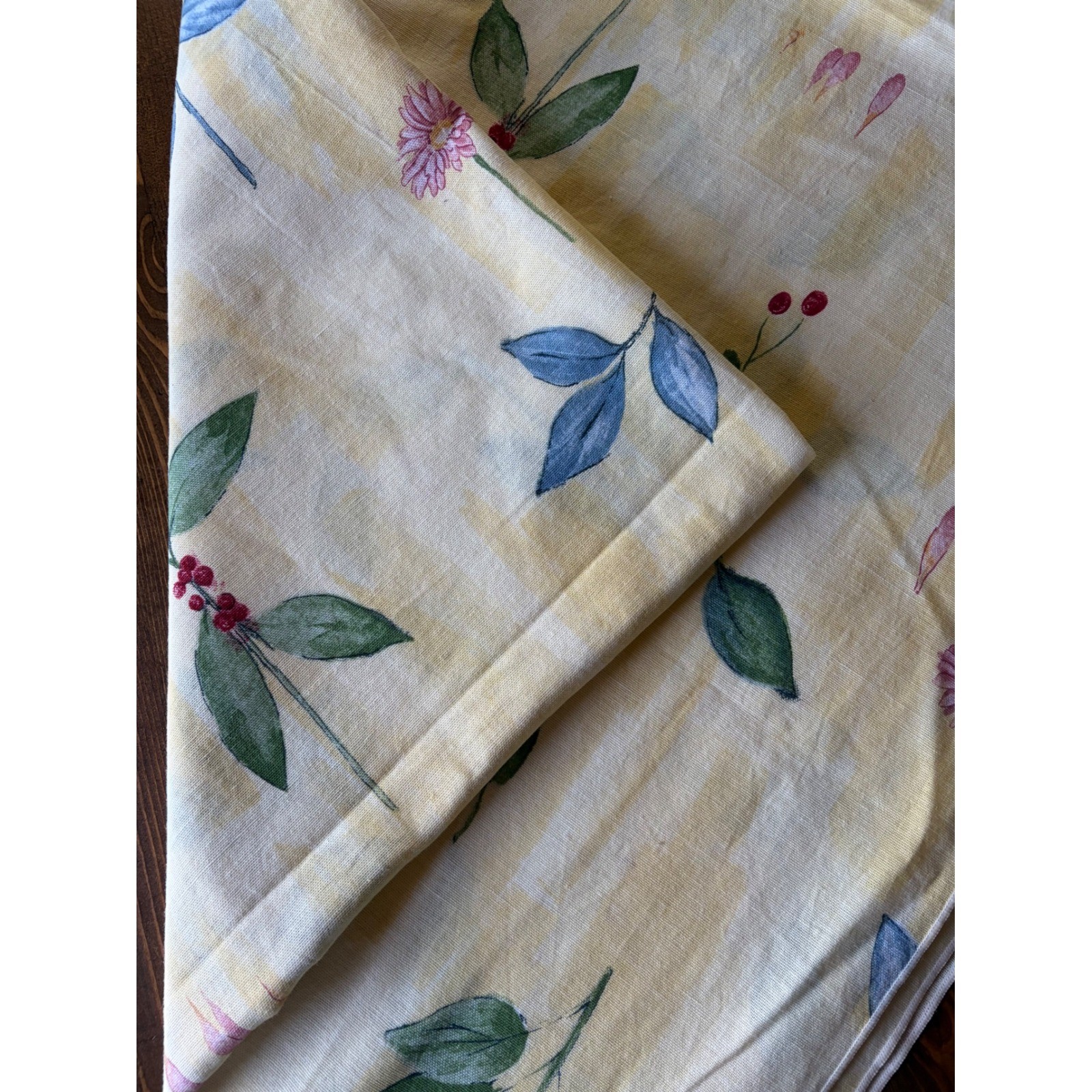 Croscill Botanica Tablecloth 90x56 Rectangle Vintage Yellow Floral Linen Print gallery