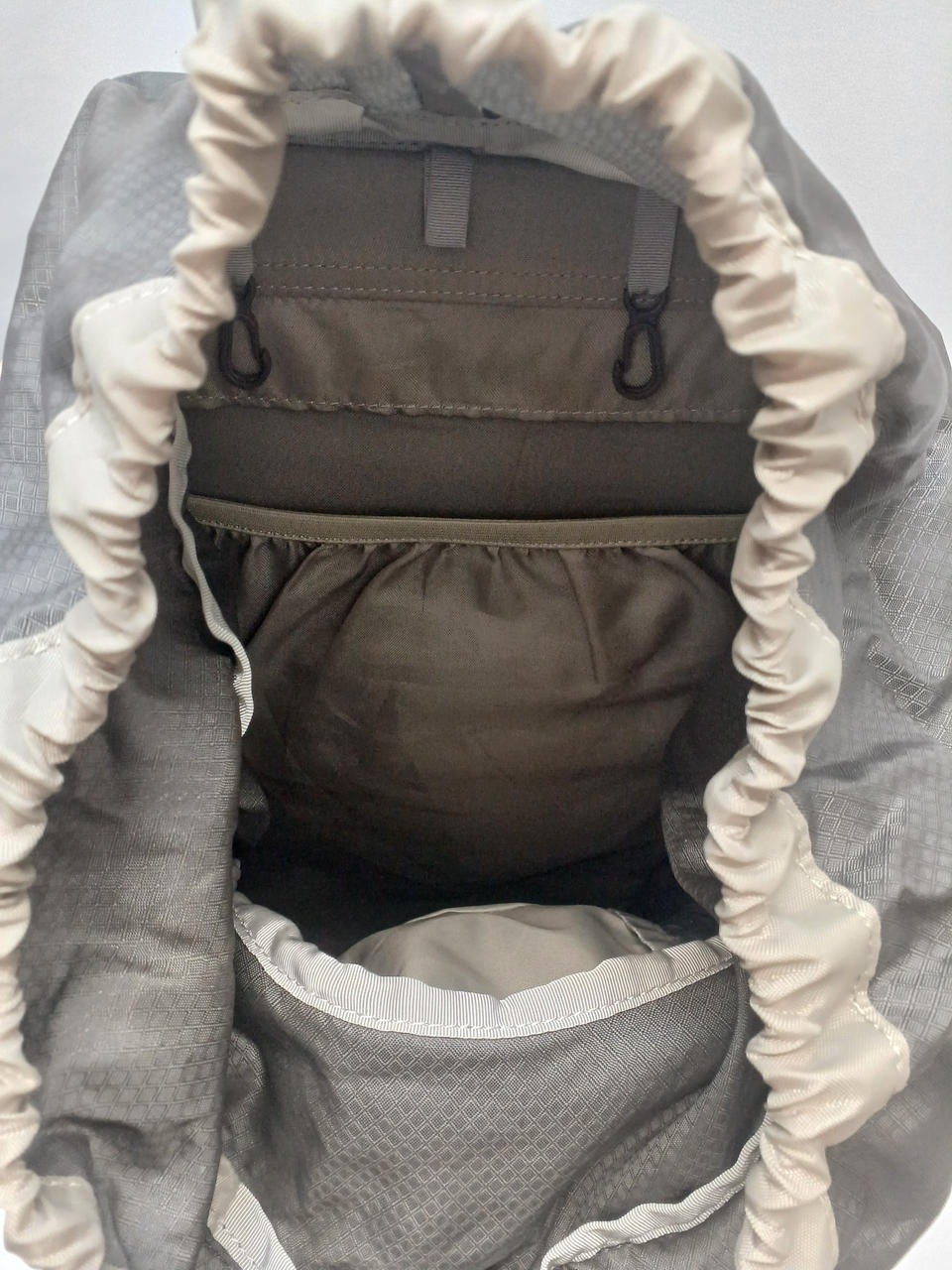 Gregory Z40 Backpack Grey Red Hiking Pack Used 4