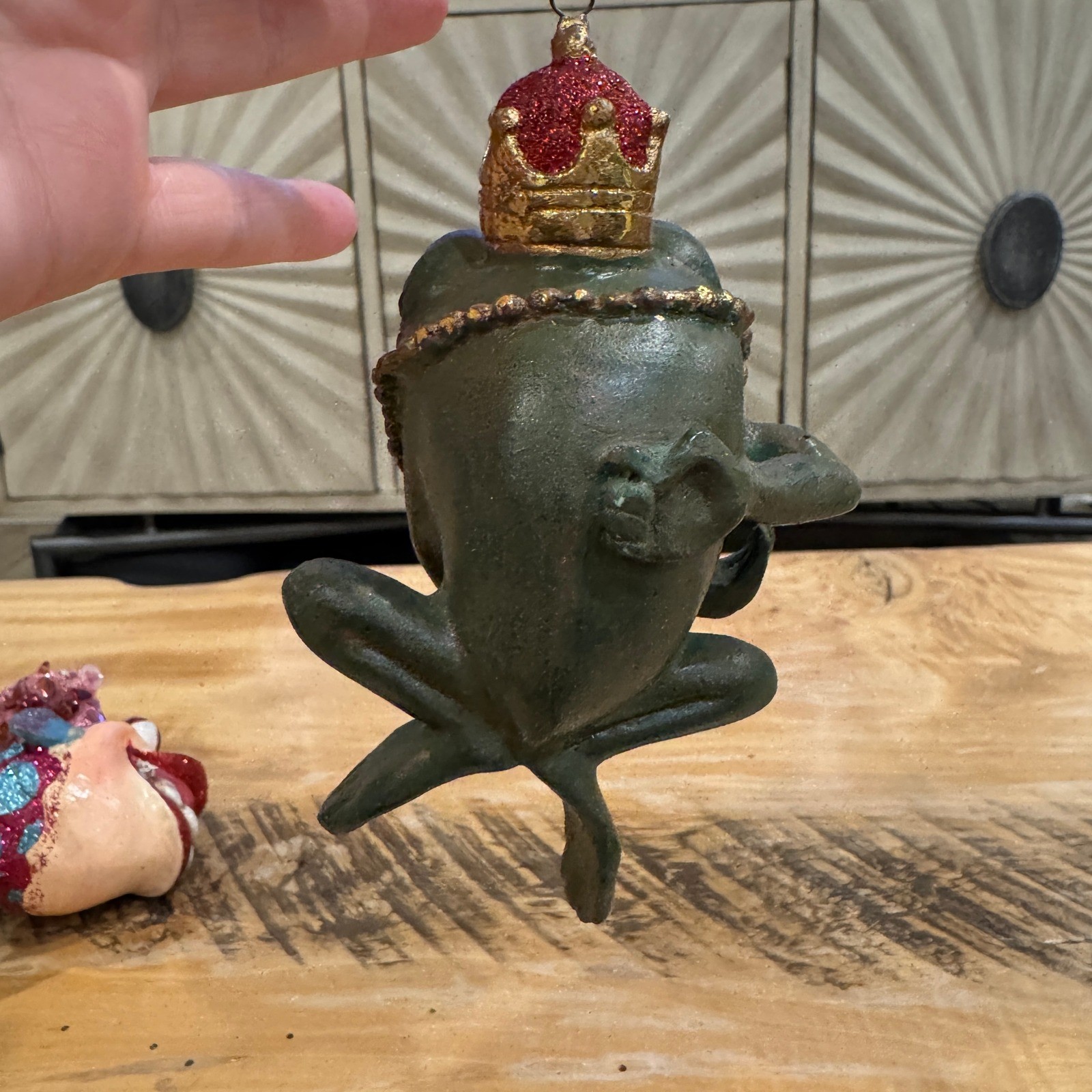 VTG Whimsical Frog Prince Ornament King Crown Glitter Kissing Lips Figurine gallery