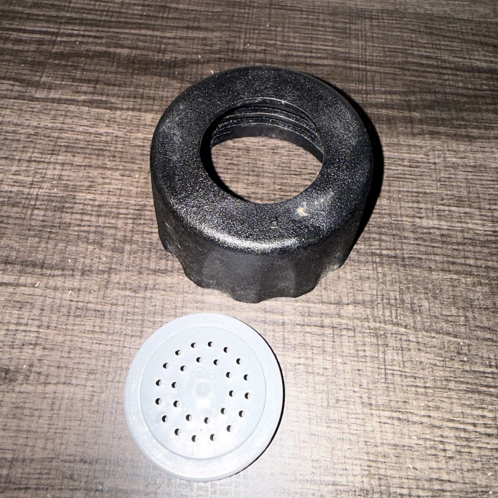 Emeril Lasasse Pasta Maker PM-01 OEM Replacement Parts Screw Cap And Pasta Disc gallery