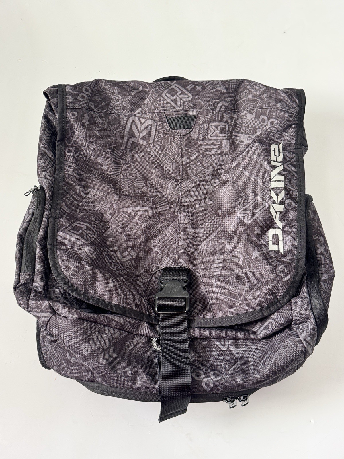 Dakine Dispatch Backpack 2009 Biking or Everyday Pack All Over Print EUC 2
